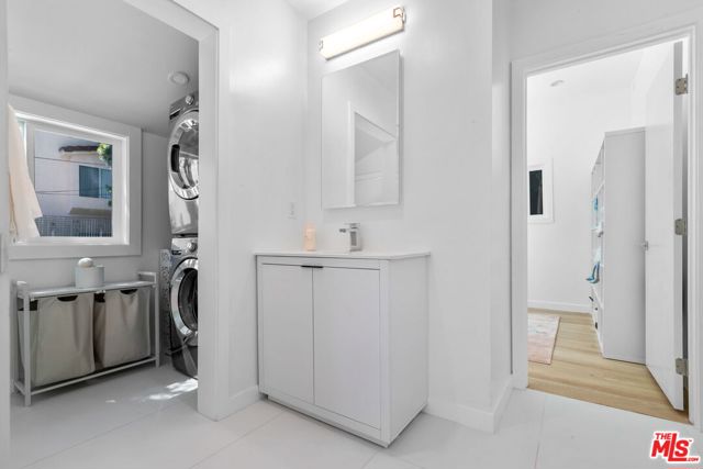 8226 Fountain Avenue, West Hollywood CA: https://media.crmls.org/mediaz/579f186e-8362-4c8c-a8be-2b160ed4fd22.jpg