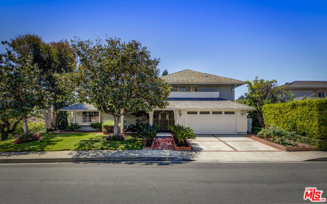5136 Los Bonitos Way, Los Angeles CA: https://media.crmls.org/mediaz/57a048af-9011-43aa-8b58-533ad52b0798.jpg