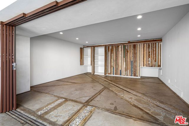 8249 Marmont Lane, Los Angeles CA: https://media.crmls.org/mediaz/57a0fa59-e253-466e-8b4b-83a46511bcb7.jpg