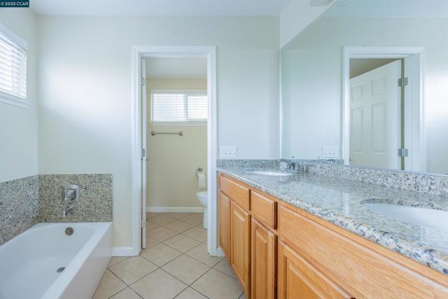 320 Miranda Ln, Alamo CA: https://media.crmls.org/mediaz/57a14049-e2d3-4d00-b3bf-6a6d1391e958.jpg