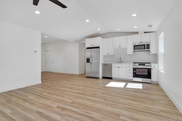 229 Yacon Street, Vista CA: https://media.crmls.org/mediaz/57a19444-2764-450a-a6b1-0ff0d93561d4.jpg