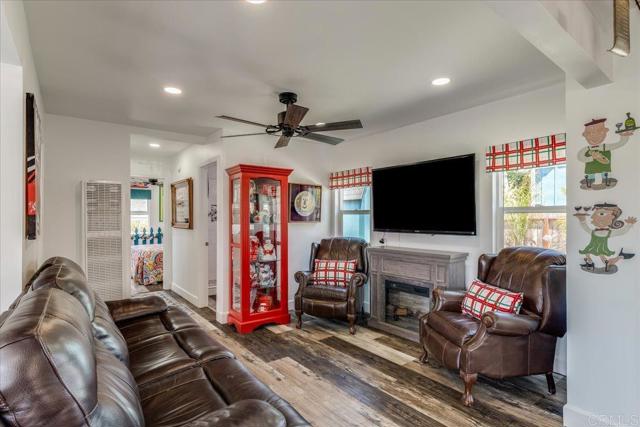 1354 Lazy Lane, Oceano CA: https://media.crmls.org/mediaz/57a1e068-ad5f-4a53-b996-81967940ccc2.jpg