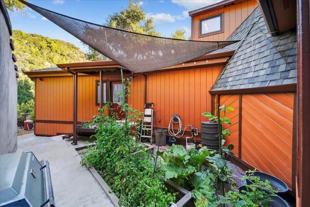 5224 Twin Falls Road, Morgan Hill CA: https://media.crmls.org/mediaz/57a23b6f-0ab5-48a1-a8fa-e93f3c9d7690.jpg