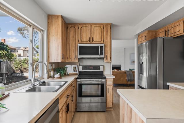 Detail Gallery Image 9 of 23 For 3044 Fleming Dr, San Diego,  CA 92139 - 4 Beds | 2 Baths