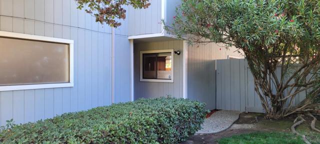 1965 Deercross Lane, San Jose CA: https://media.crmls.org/mediaz/57a2fbaa-750b-475e-96b1-5076053feb87.jpg