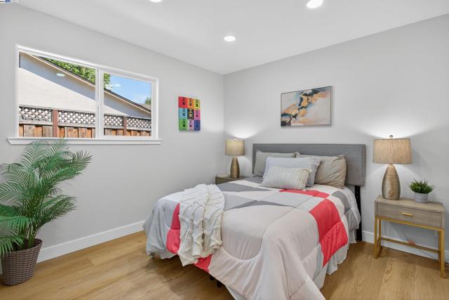 4217 Waycross Ct, Pleasanton CA: https://media.crmls.org/mediaz/57a35751-8e7b-409a-b049-52e9f5e25383.jpg