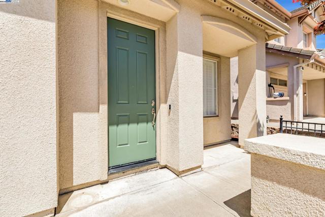 1657 Via Cortina, San Jose CA: https://media.crmls.org/mediaz/57a413bc-8c1a-475b-bc34-5a30ab91dd02.jpg