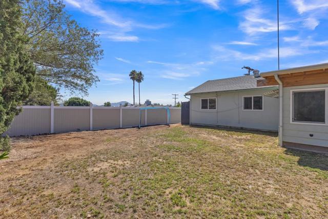 1545 Meadow, El Cajon CA: https://media.crmls.org/mediaz/57a41fb9-2feb-4850-8d12-8e3f67ff2182.jpg