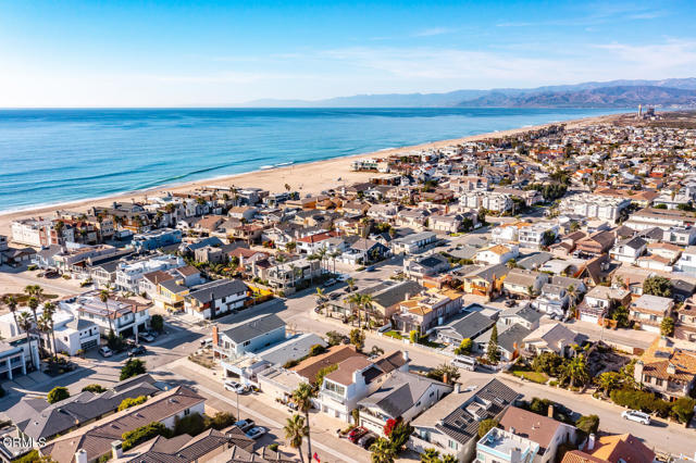 5040 Island View Street, Oxnard CA: https://media.crmls.org/mediaz/57a4691c-238e-4580-bd19-14abe28bee8d.jpg