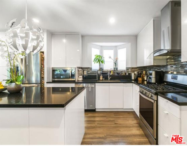10915 Ayres Avenue, Los Angeles CA: https://media.crmls.org/mediaz/57a496cd-3810-4c59-a366-9d8072993db3.jpg