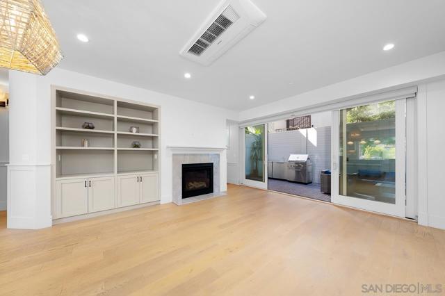 825 9th St., Coronado CA: https://media.crmls.org/mediaz/57a4d4aa-22ca-4524-9264-ff51f1911e60.jpg