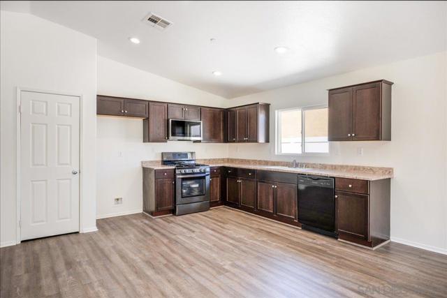 33129 Big Range Dr, Winchester CA: https://media.crmls.org/mediaz/57a58ab7-a8a3-4f7d-a15b-db9b2610919d.jpg