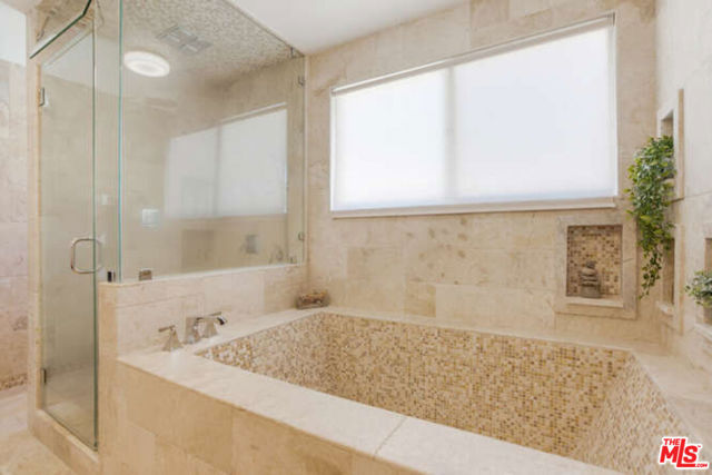 5402 CEDARHAVEN Drive, Agoura Hills CA: https://media.crmls.org/mediaz/57a5a492-7507-4c3c-b6eb-3fac5f3595f6.jpg