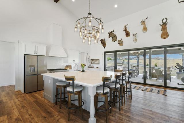 3000 Coppa Court, Hollister CA: https://media.crmls.org/mediaz/57a5b5ca-e945-4529-a459-d99b48698e32.jpg