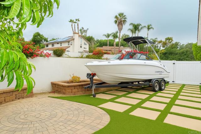407 Via Ultimo, Encinitas CA: https://media.crmls.org/mediaz/57a61c7b-50a8-4e64-8de3-c6d0cf05d5c9.jpg