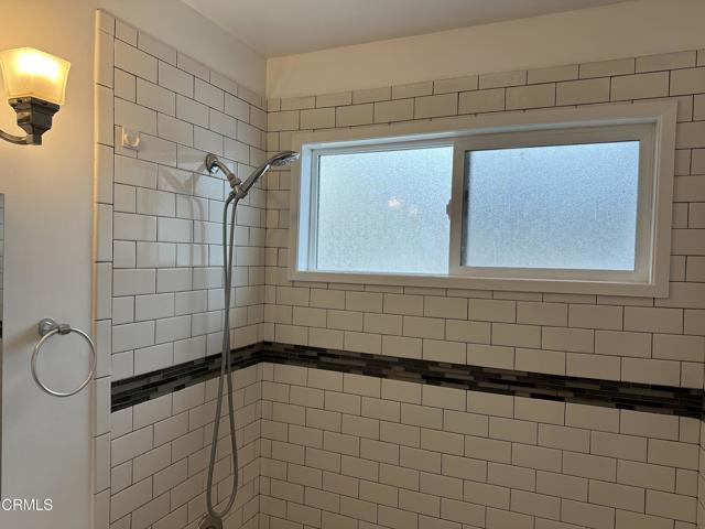 1148 Spazier Avenue, Glendale CA: https://media.crmls.org/mediaz/57a66d17-f8d5-4458-aac3-8b3daa744c46.jpg