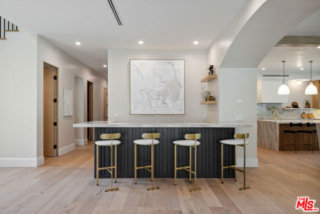 5036 Woodley Avenue photo 8