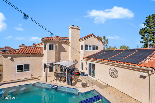 4542 Skidmore Court, Moorpark CA: https://media.crmls.org/mediaz/57a6f2e7-3e6b-4eab-82c2-d00b5a74778f.jpg