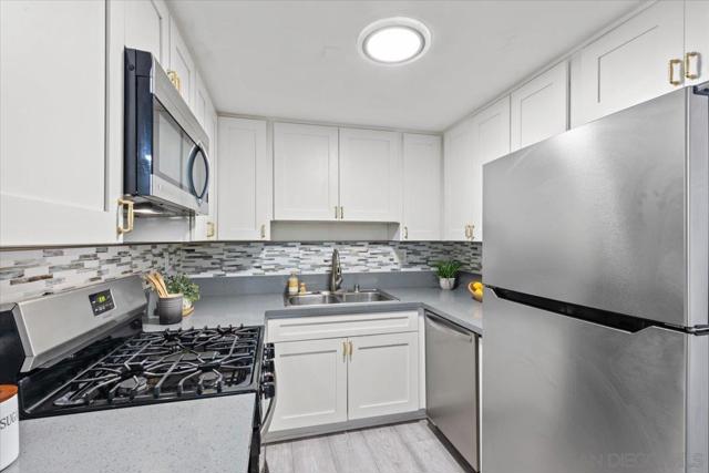 4224 46Th St, San Diego CA: https://media.crmls.org/mediaz/57a790e7-4494-4c46-8daf-35b4418f442d.jpg