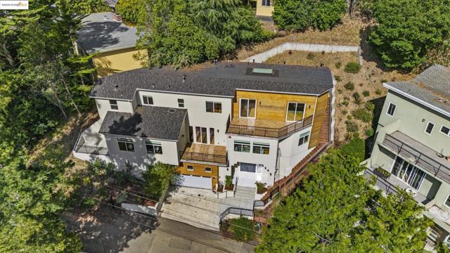 5915 Balboa Dr, Oakland CA: https://media.crmls.org/mediaz/57a7bf8e-54b9-4030-9ab6-fdabeb3a43fe.jpg