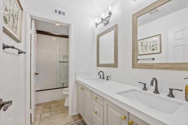 943 Paseo Barona, Camarillo CA: https://media.crmls.org/mediaz/57a7ce1b-0c7c-4404-9722-8ec3840d2bf8.jpg