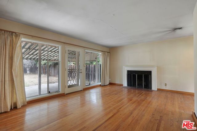 7001 Bianca Avenue photo 5
