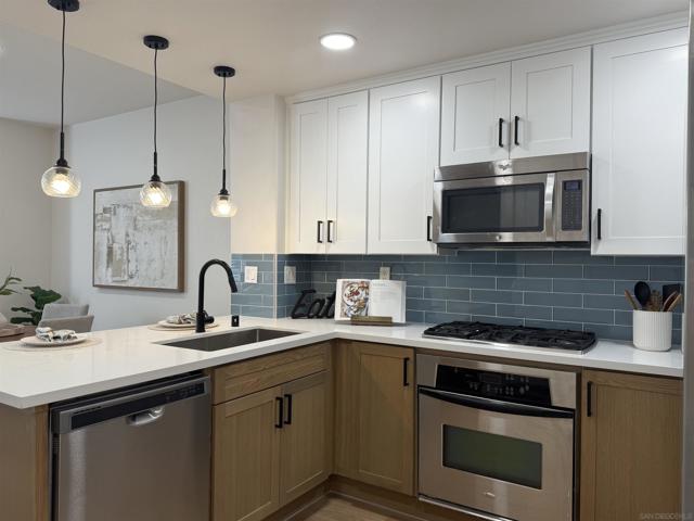 17070 Calle Trevino, San Diego CA: https://media.crmls.org/mediaz/57a81cd8-0575-4c6a-8fa6-452cb89a86b1.jpg