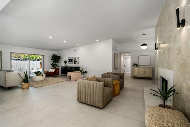 48335 Alan Circle, Palm Desert CA: https://media.crmls.org/mediaz/57a90c0e-61cd-43b8-b3ed-069740b02565.jpg