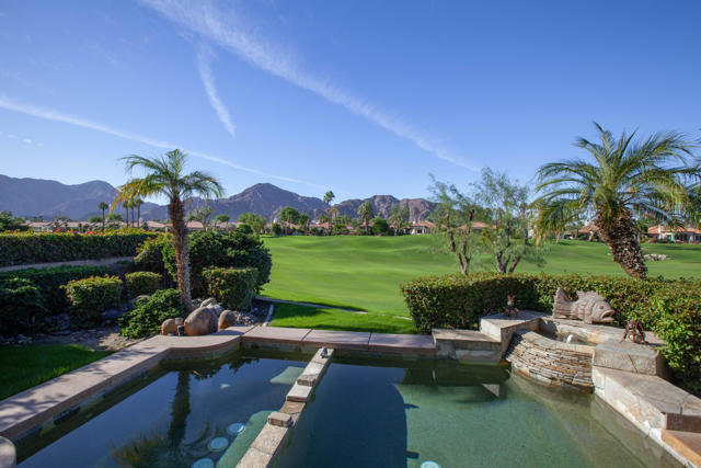 78930 Rancho La Quinta Drive, La Quinta CA: https://media.crmls.org/mediaz/57a94c58-dd55-4660-b510-551a0e3ee757.jpg