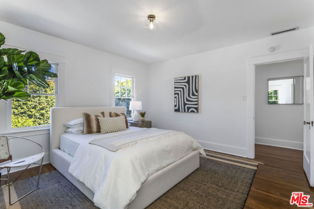 1622 N Orange Grove Avenue, Los Angeles CA: https://media.crmls.org/mediaz/57a9a113-bb06-4485-a59b-ab7fb63e45ca.jpg