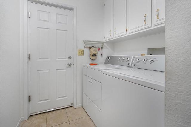 74276 Zircon E Circle, Palm Desert CA: https://media.crmls.org/mediaz/57aa32a5-0d0e-4b10-8a1f-4ef28954aa45.jpg