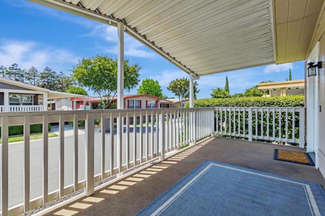 2815 Moss Hollow Drive, San Jose CA: https://media.crmls.org/mediaz/57aa49ea-6da0-4031-9959-584ff1191570.jpg