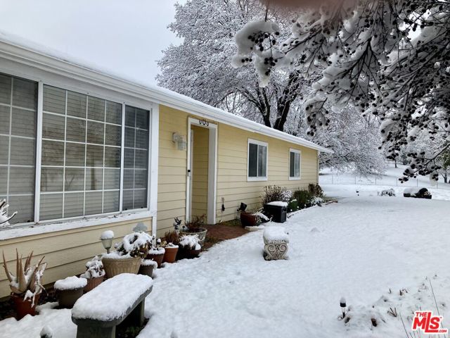 31229 Rolling Meadow Court, Coarsegold CA: https://media.crmls.org/mediaz/57aa5202-ed75-4d76-82ed-df065305d4fc.jpg