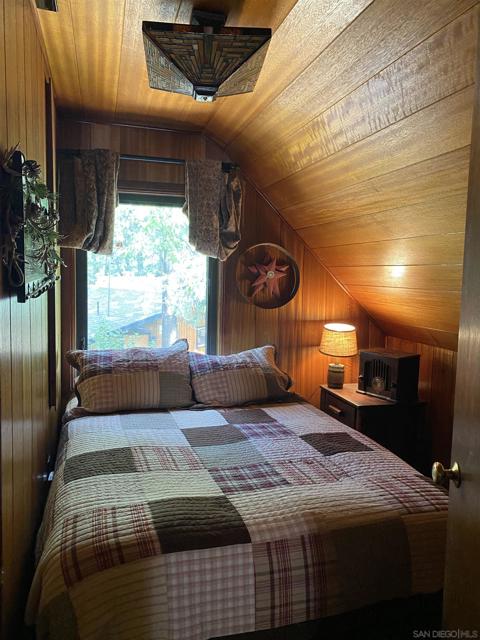 43133 Sheephorn Rd, Big Bear CA: https://media.crmls.org/mediaz/57ab6e32-dddb-456d-ab6f-08336a437142.jpg