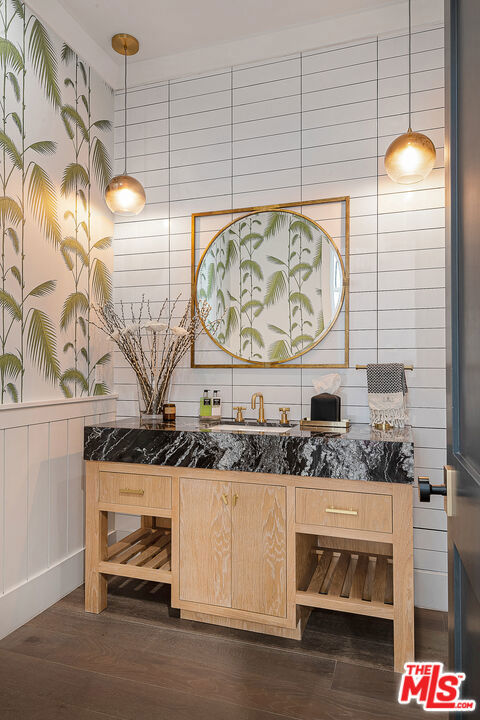 4117 Dixie Canyon Avenue, Sherman Oaks CA: https://media.crmls.org/mediaz/57abc191-5822-4fa1-ad85-b66cccb967c2.jpg