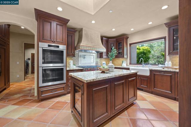 80 Rheem Blvd, Orinda CA: https://media.crmls.org/mediaz/57ac2e42-f32d-40b0-970e-711efae9e9c0.jpg