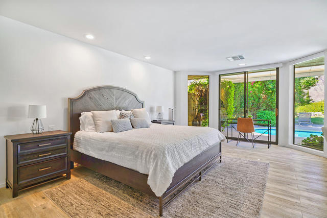 12 Sussex Court, Rancho Mirage CA: https://media.crmls.org/mediaz/57ac6ed7-ffbd-41cf-8d7e-9f270937b647.jpg