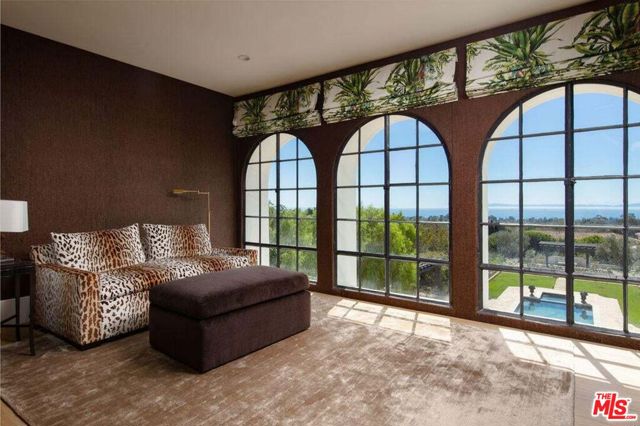 1475 E Mountain Drive, Santa Barbara CA: https://media.crmls.org/mediaz/57acf099-708e-4b00-b0f0-0f6e0ffb08b8.jpg