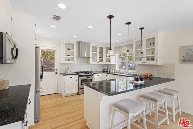 2500 Armour Lane, Redondo Beach, California 90278, 3 Bedrooms Bedrooms, 0 ,2 BathroomsBathrooms,Residential,For Sale,Armour,0,26853721
