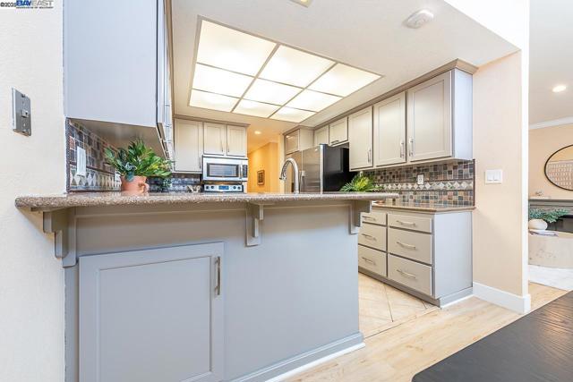 33036 Soquel St, Union City CA: https://media.crmls.org/mediaz/57ad1522-d422-4b9a-ad9d-7e338d70cc17.jpg