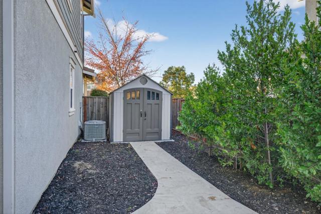 1360 Golden Eagle Drive, Morgan Hill CA: https://media.crmls.org/mediaz/57ad9109-be3f-466a-a770-92e57f1484cf.jpg