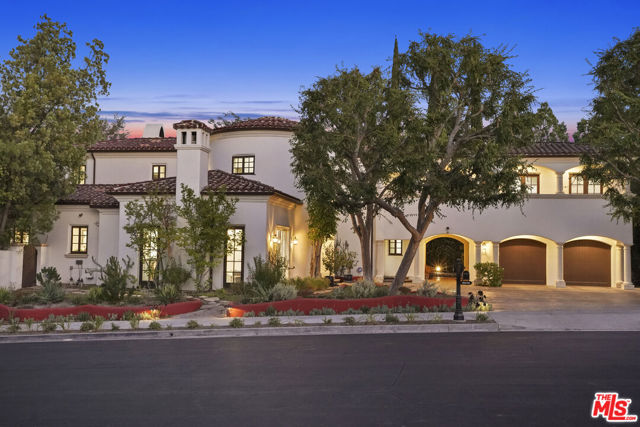 18414 Corazon Circle, Tarzana CA: https://media.crmls.org/mediaz/57ae70ab-df25-4bb1-a0fe-b12b4b6b4d4b.jpg