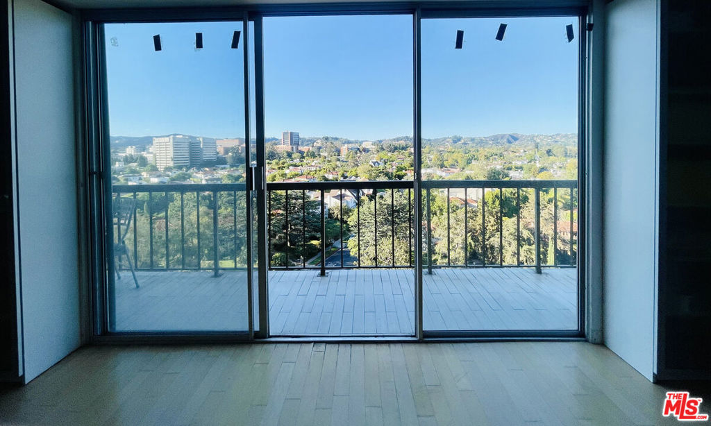 https://media.crmls.org/mediaz/57ae7ac6-79a7-49a1-854d-eb360c0d4222.jpg?preset=X-Large