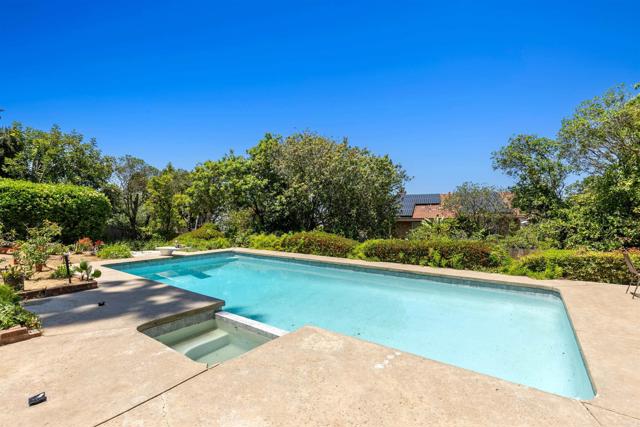 5740 Daffodil Lane, San Diego CA: https://media.crmls.org/mediaz/57ae7bea-b1bc-4129-98c4-6deb8c739658.jpg