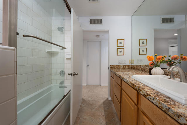 590 N Plaza Amigo, Palm Springs, CA 92262