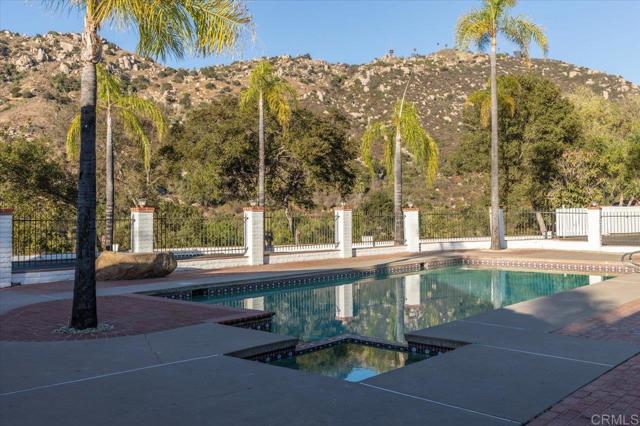 748 Old Oak Ridge, San Marcos CA: https://media.crmls.org/mediaz/57aebe15-e186-414d-8320-a8f6eb0e4c72.jpg