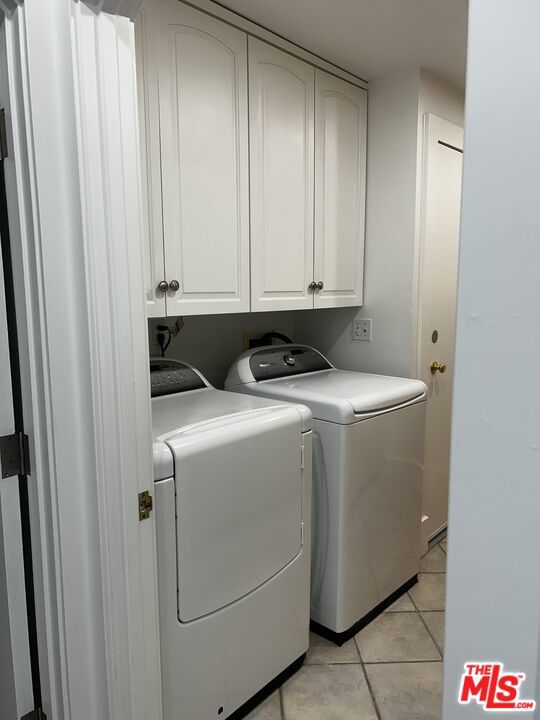 10515 Oaklawn Road, Los Angeles CA: https://media.crmls.org/mediaz/57aee595-c230-4786-8bc8-03c50d4ec845.jpg