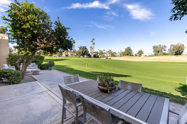 35 Mission Court Court, Rancho Mirage CA: https://media.crmls.org/mediaz/57af0465-072b-4d3e-820e-d09f77f76815.jpg