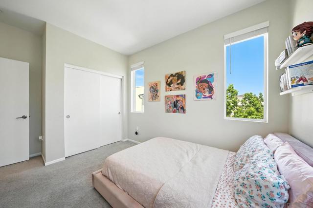 5405 Calle Sand Arch, San Diego CA: https://media.crmls.org/mediaz/57af3132-77e2-4c59-8f33-310daf49ec91.jpg