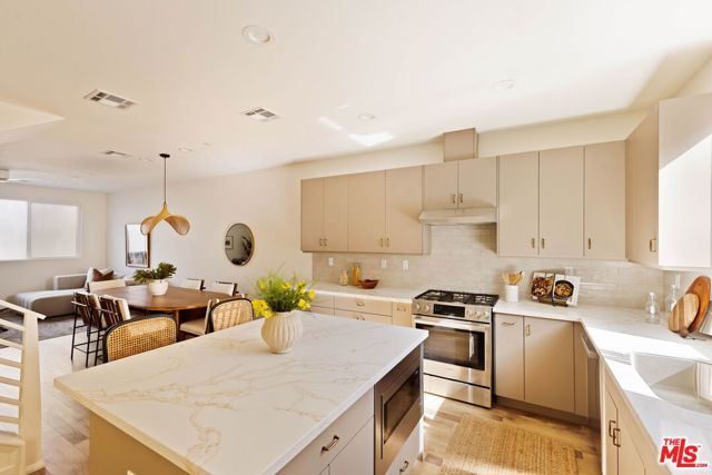 1544 Chia Way photo 6